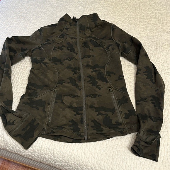 Lululemon Camo Zipper Jacket EUC! - Picture 2 of 10